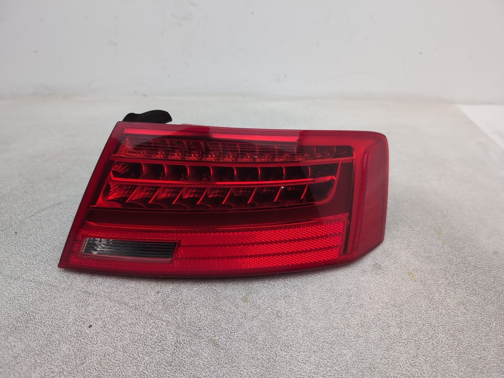 AUDI A5 S LINE REAR OUTER DRIVER 5 DOOR TAIL LIGHT LED 8T8945096F 2012-2017