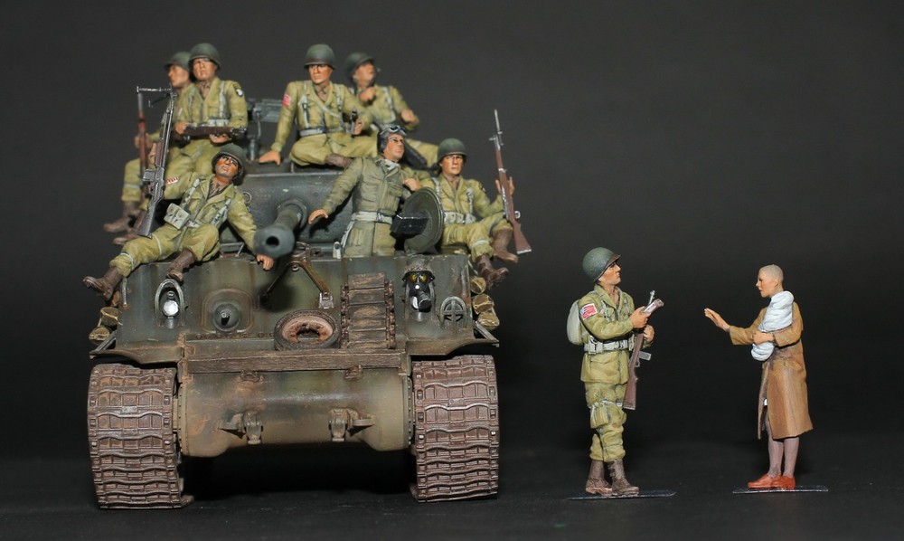 PreSale Set 8 1:35 ProPainted US Soldiers + 1 Civilian, Europe WW2 (No Tank)-image