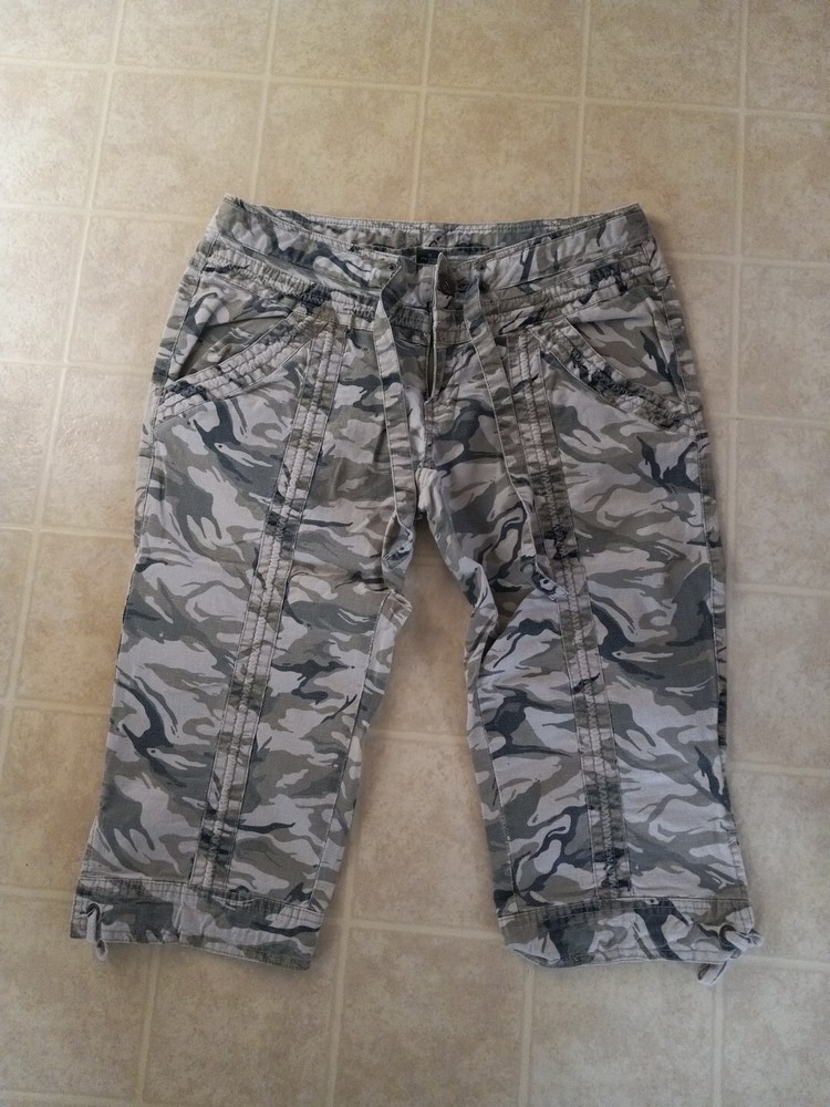 Arizona Cargo Pants Juniors 11 Y2K Crop Capri Camo Drawstring Leg Low Rise