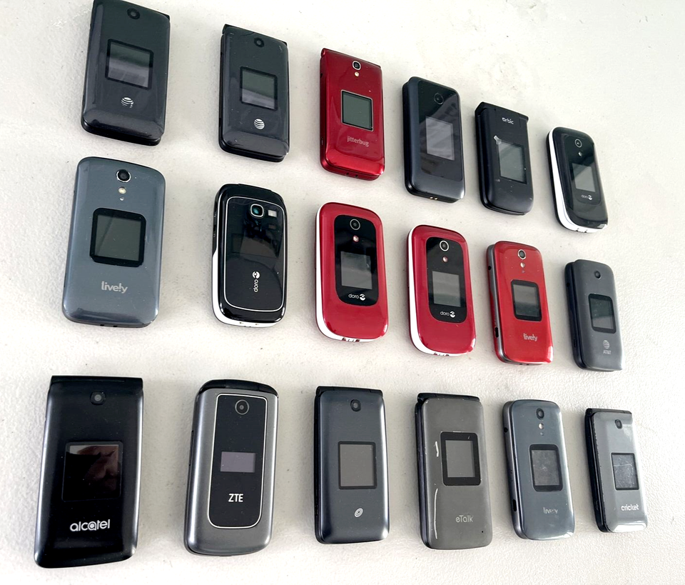 Lot Of 18 Senior Citizen Flip Phones - All functional! Assorted Models/Carriers