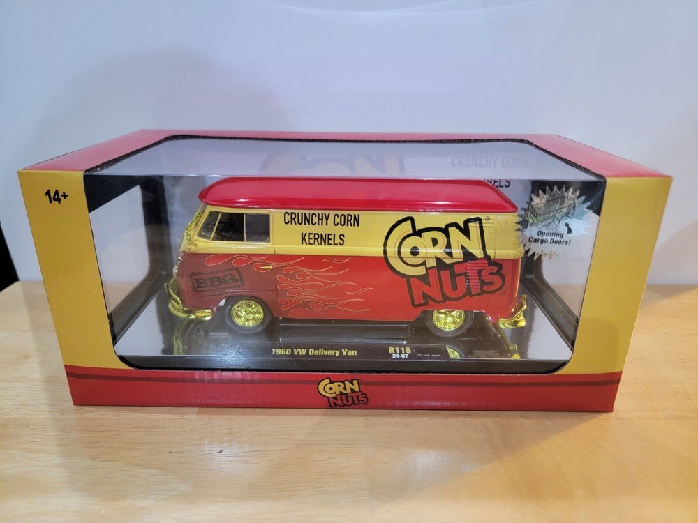 M2 Machines Corn Nuts CHASE 1960 VW Delivery Van R119 24-07 1:24 1/750