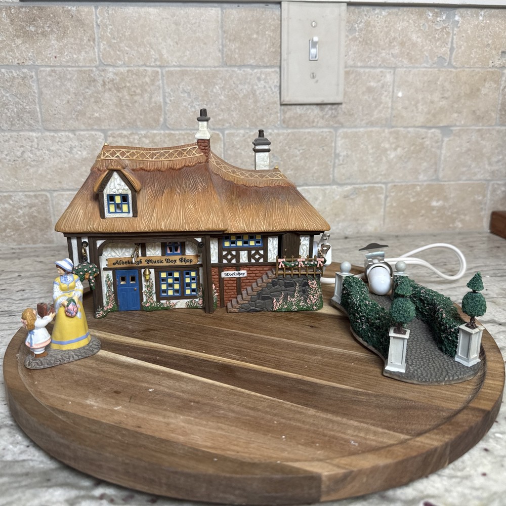 Dept 56 Aldeburgh Music Box Shop Dickens Limed Edition Working Collectible