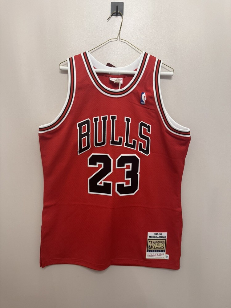 Authentic Michael Jordan 87-88 Chicago Bulls Jersey Size 44 Mitchell Ness