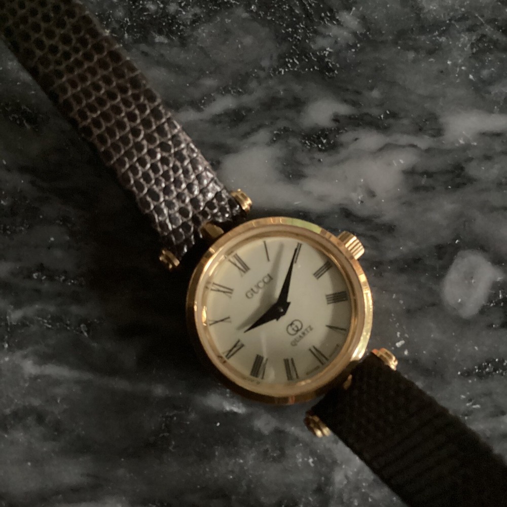 gucci watch women vintage gold quartz Leather Strap  Champagne Dial