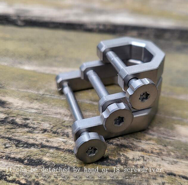 EDC Creative D Type Buckle Titanium Alloy Horseshoe Buckle Car Keychain Tool Toy