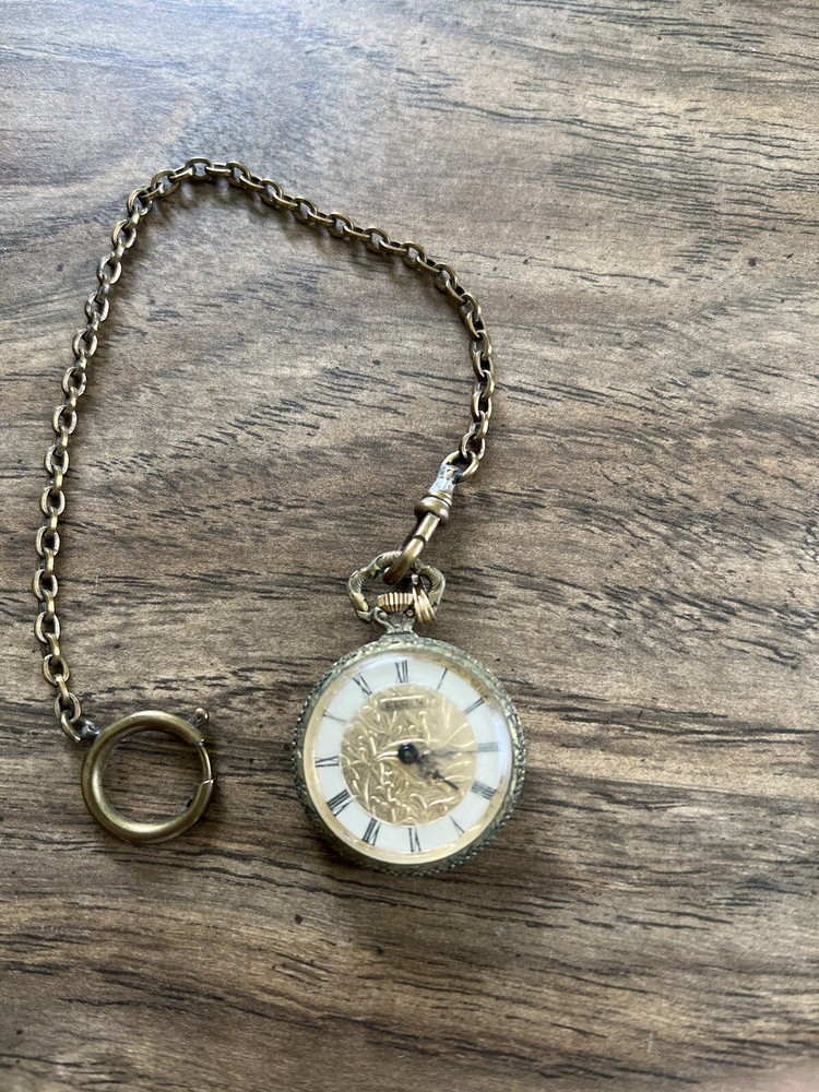 Vintage 1970s Elgin Watch Retro Classic Timepiece