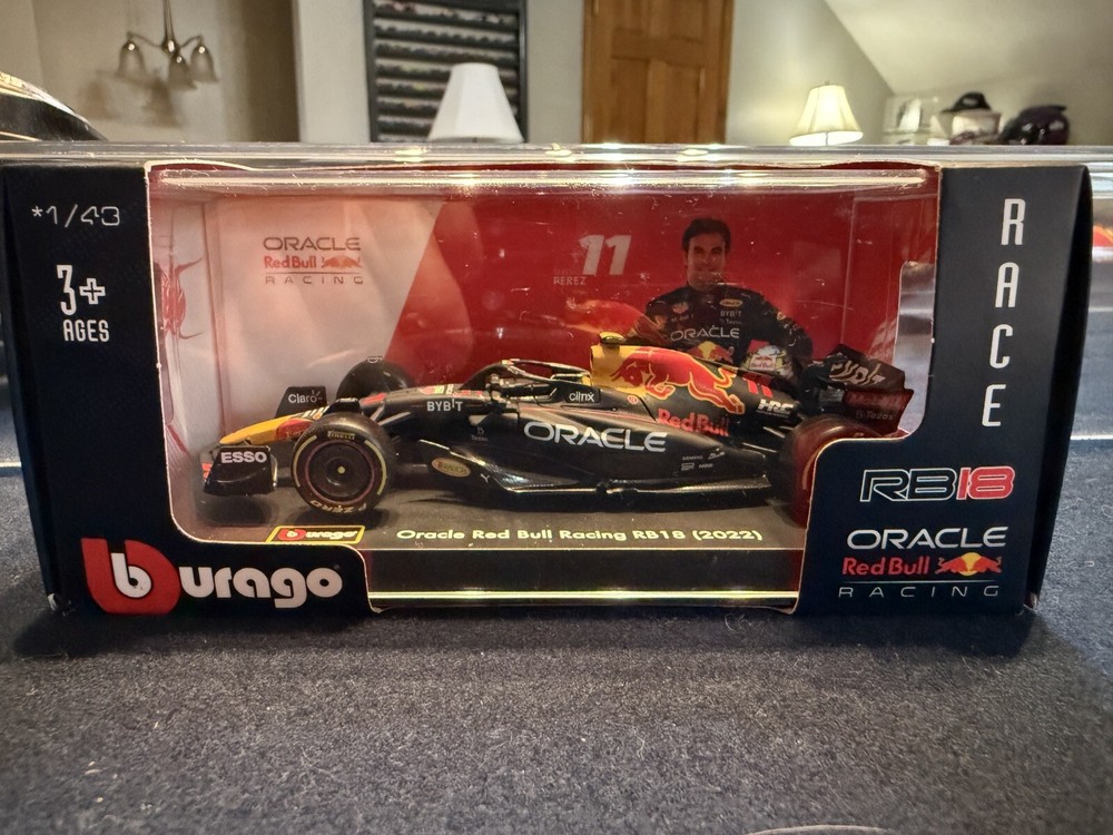 New Bburago F1 Oracle Red Bull Racing RB18 (2022) Sergio Perez #11 1/43 Scale