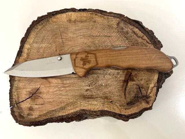 Victorinox Swiss Army EVOKE Wood Walnut Thumb Stud Clip Plain Edge Knife