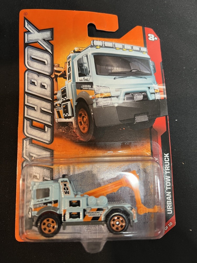 2012 Matchbox #82 Urban Tow Truck Blue 1:64 MBX NIP