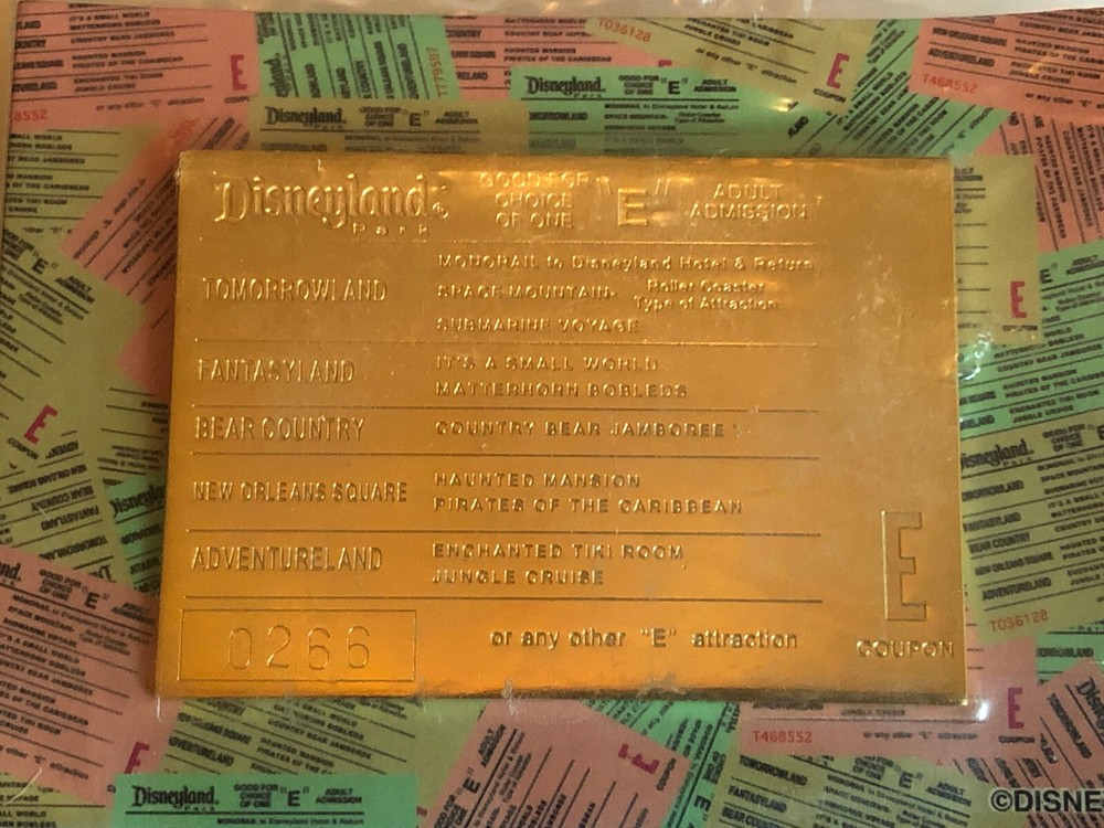 Very Rare - Disneyland Park Golden E Ticket Coupon LE # 0266 Disney Pin 19226-image