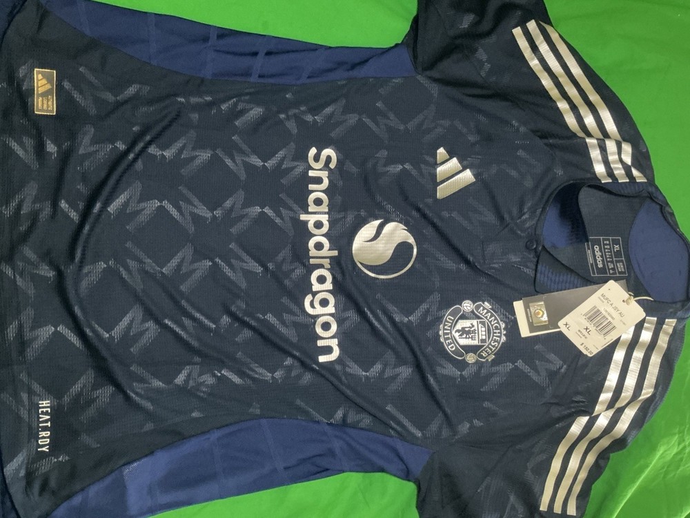 Adidas Manchester 24/25 Away Authentic Men's Size XL Soccer Jersey IU1391