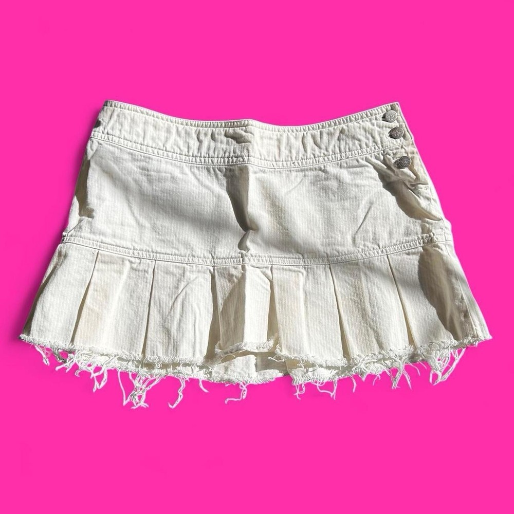 American Eagle Women's White Denim Pleated Mini Skirt Size 4 Buttons & Raw Hem