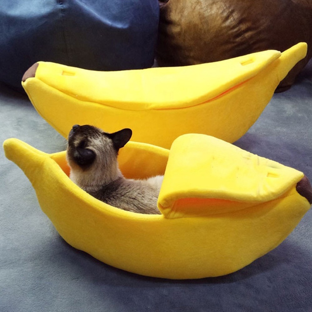Cozy Banana-Shaped Cat Bed - Warm Durable Portable Pet Mat for Kittens