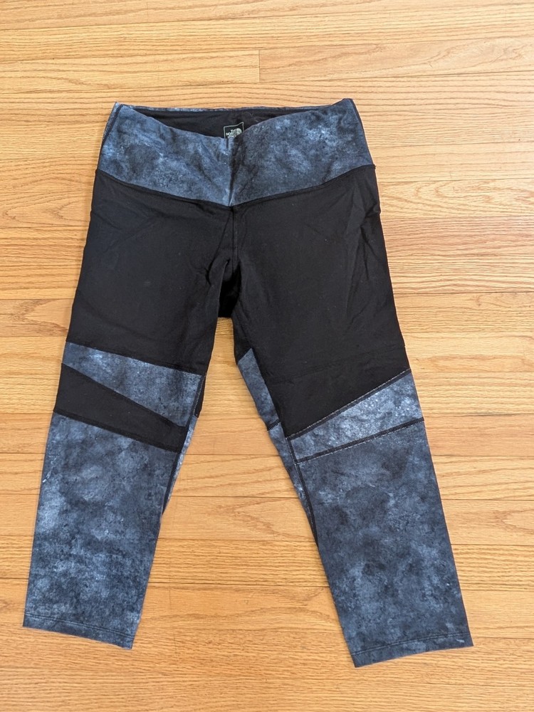 The North Face Flash Dry Crop Capri Leggings Womens XL Black Gray Athletic