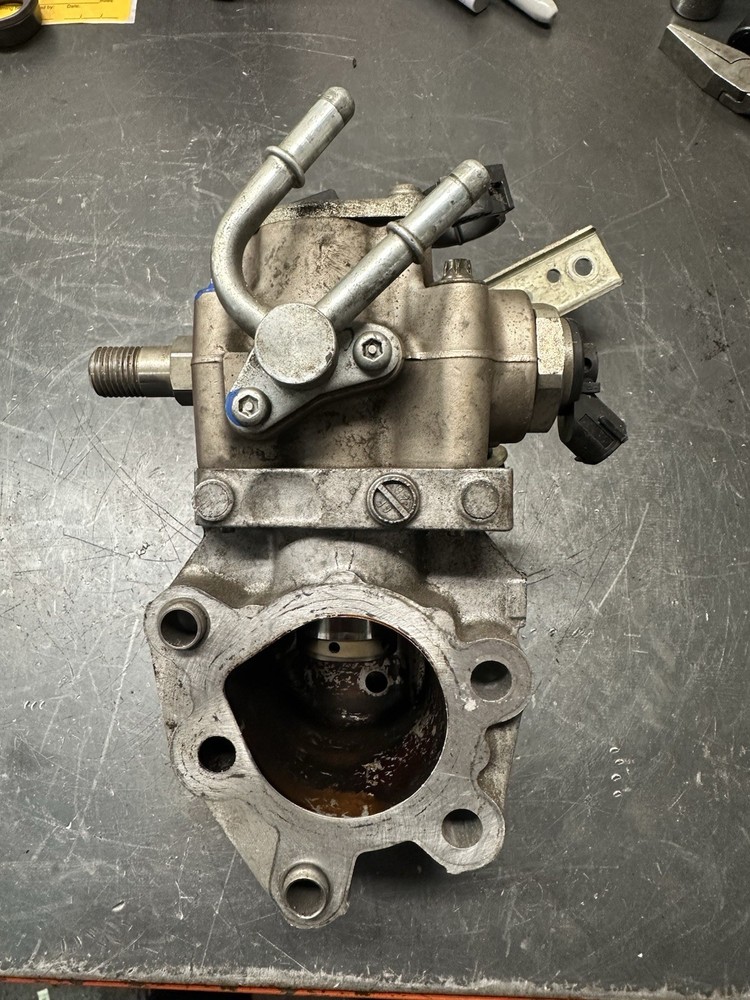 2006-2013 Mazda CX7 Turbo 3.6L OEM High Pressure Fuel Pump Used Good Condition