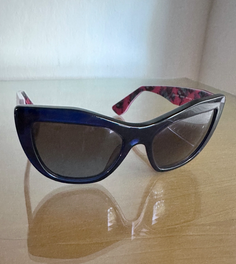 Miu Miu Blue Red Gradient SMU02P 53 18 145 3N OAXS 0A4 Cat Eye Sunglasses