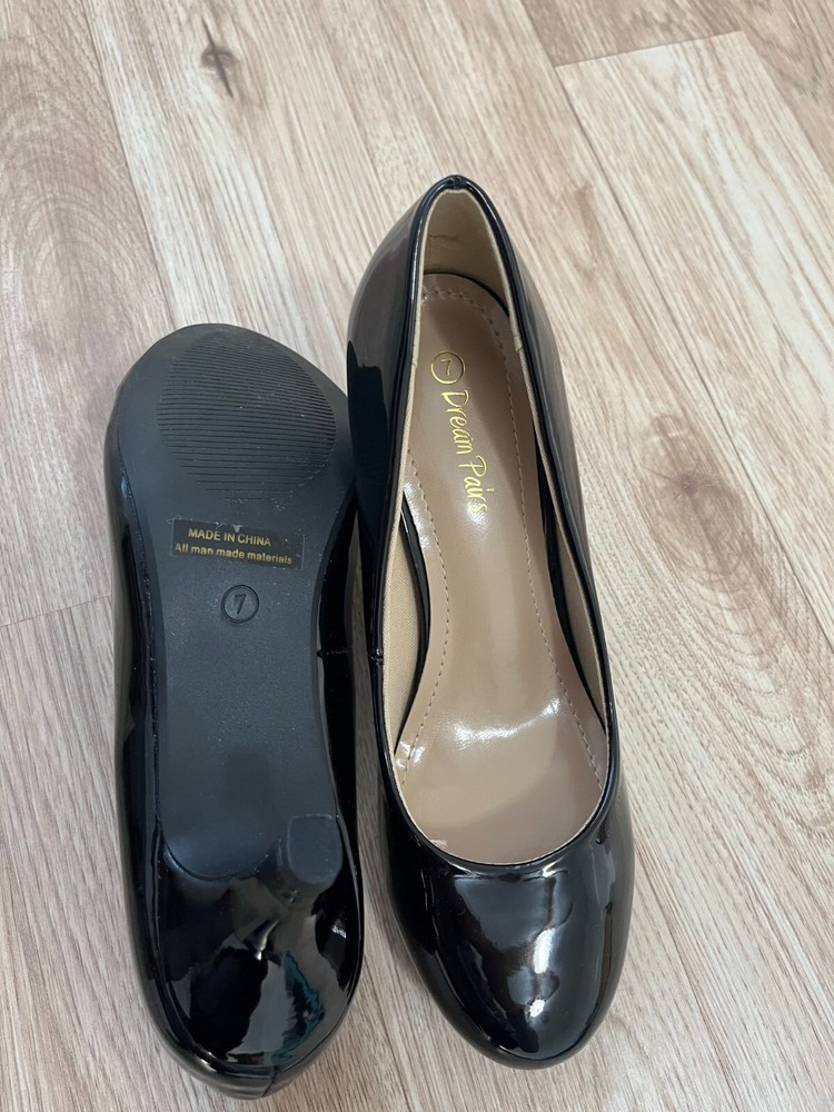 Dream Pairs Women’s Low Kitten Heel Comfort Pump Size 7 Closed Toe