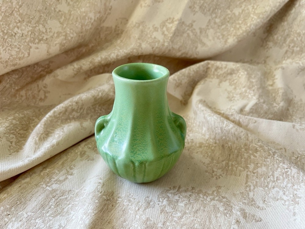 Haeger 1920s Art Pottery Geranium Leaf Frosted Matte Green Handled Vase As Is