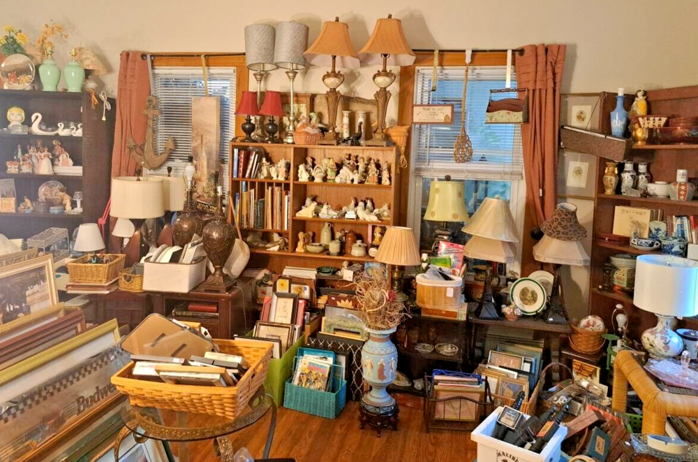 5 lb Box of Estate Sale Clearance Items - New & Used - 4DE-image