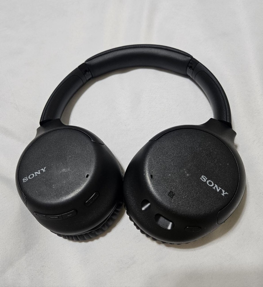 Sony WH-CH710N Wireless Noise Canceling Over-Ear Headphones Used AS IS