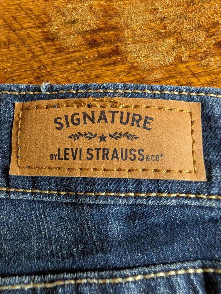 Levi Strauss & Co Signature Womens 16S Jeans