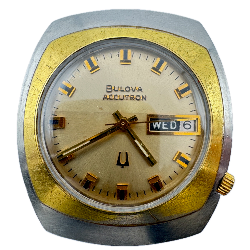 Vintage 1973 Bulova Accutron Cushion Two Tone Men's Tuning Fork Watch 218