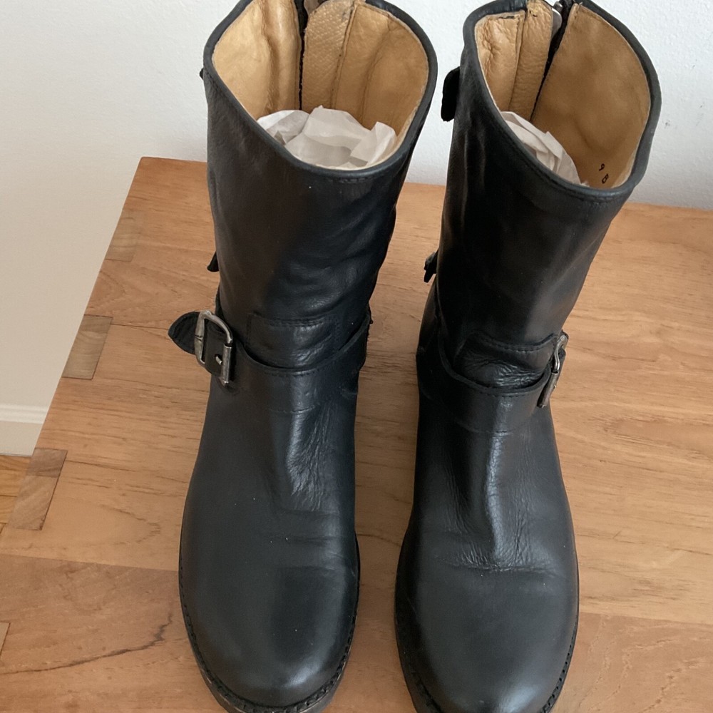 Frye womens Veronica boots black size 9.