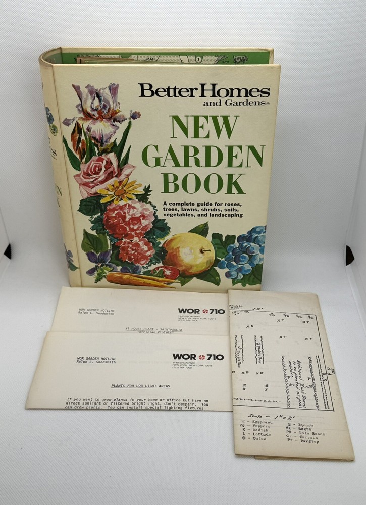 Vintage Better Homes and Gardens NEW GARDEN BOOK 1968, 1974 5 Ring Binder