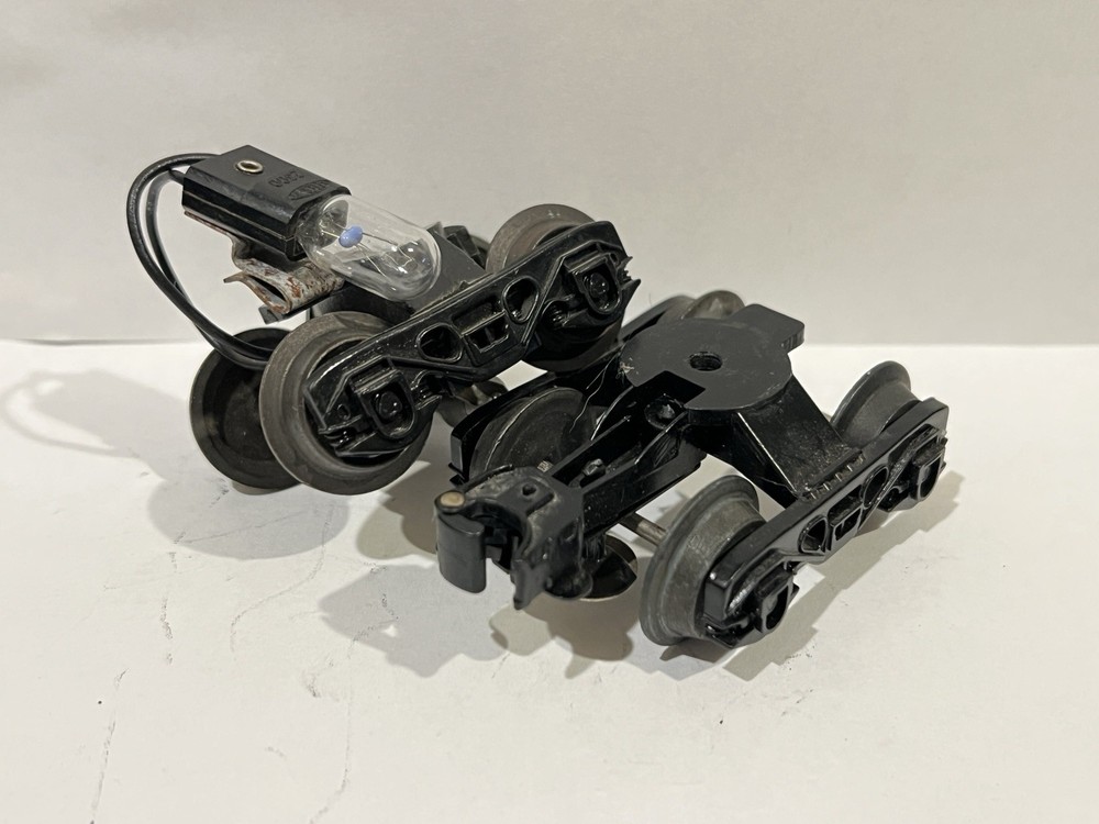 Lionel O Scale MPC Era 3-Rail Lighted Caboose Trucks Pair