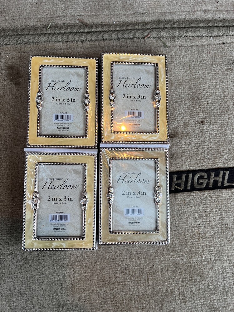 Ornate Jeweled Decorative Picture Photo Frame Home Décor Beige /Silver VTG 2x3