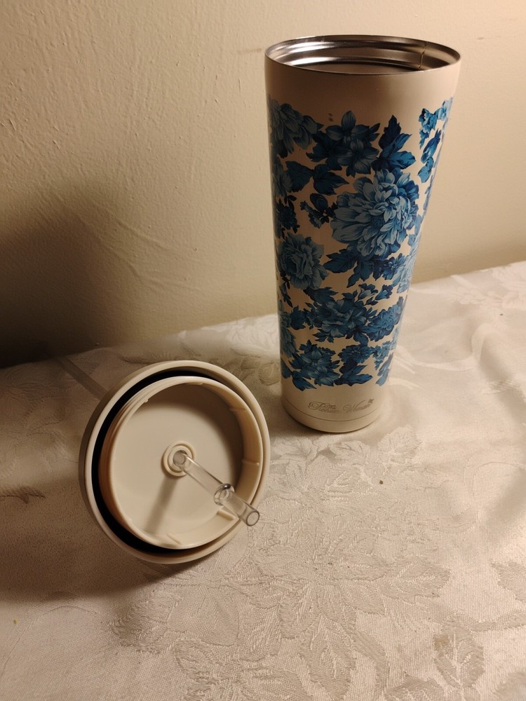 Pioneer Woman Cream Blue Floral 24oz Tumbler with Screw-On Lid