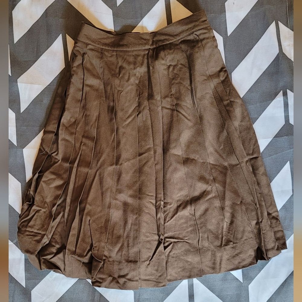 Di Benedetto size 6 womens brown pleated lined skirt