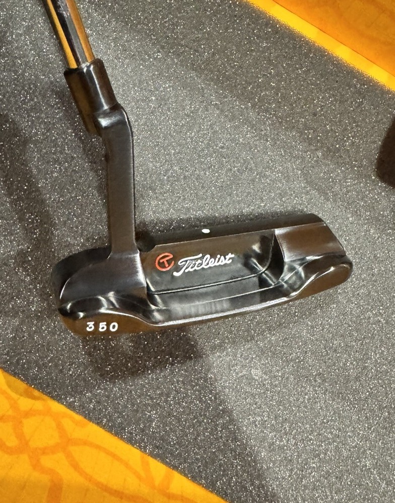 Scotty Cameron Tour Only Black Newport Circle T 350g - W. RARE face stamping