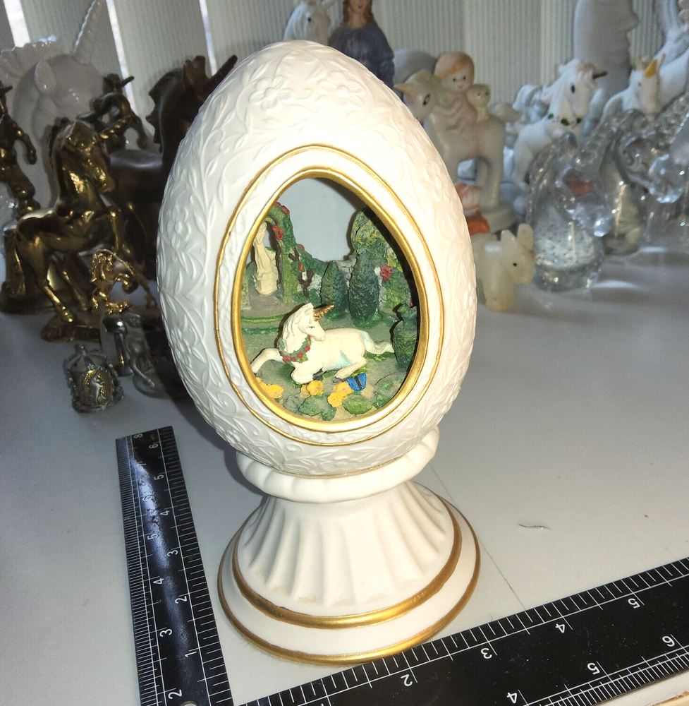 Franklin Mint 1987 El jardín encantado del romance huevo con unicornio de colección