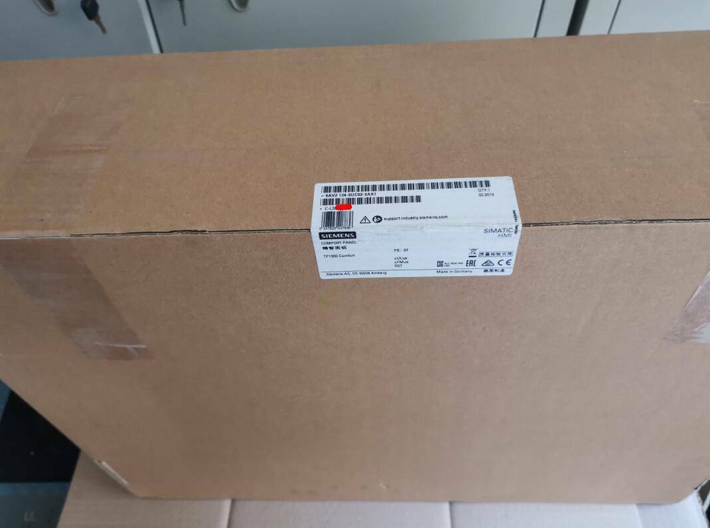 1PC NEW SIEMENS TOUCH SCREEN 6AV2124-0UC02-0AX1 6AV2 124-0UC02-0AX1