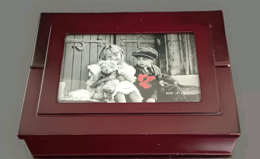 Vintage Men's Valet Jewelry Box with Hinged Top Photo Frame and Lined Interior  