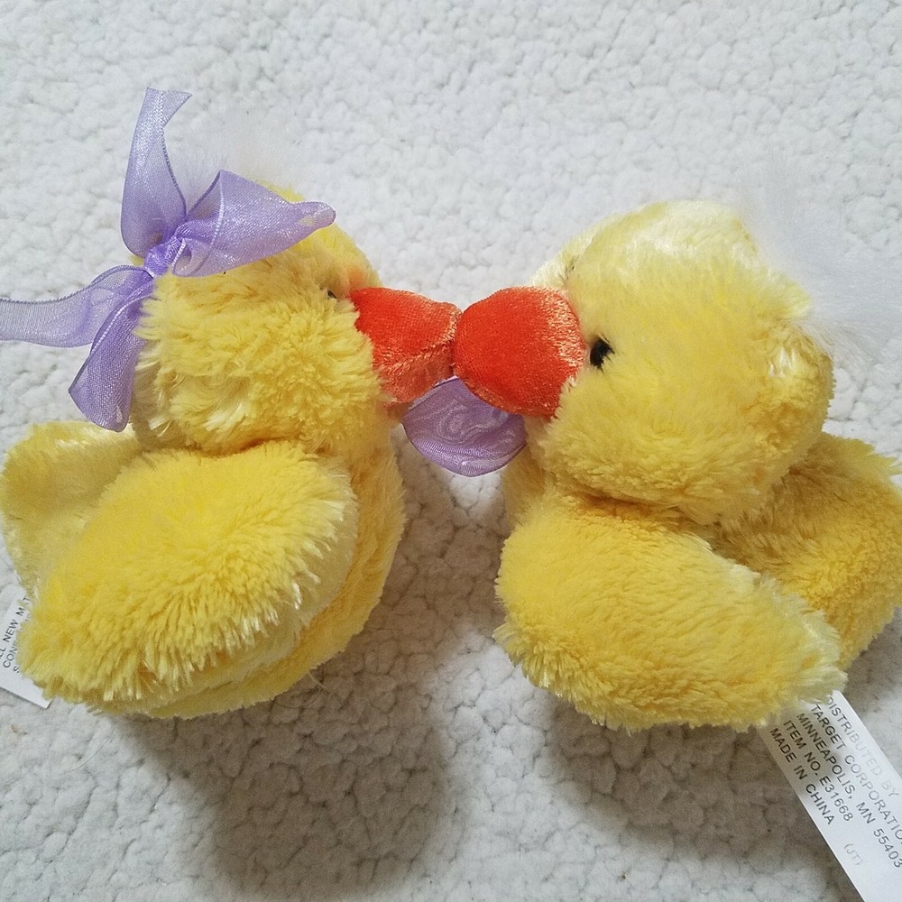 Easter Target Yellow Spring Plush Magnet Kissing Ducks Chicks 5”