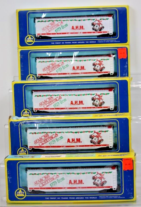 AHM 5582-10 Seasons Greetings 50' Christmas Plug Door Boxcar Lot of 5 Sealed
