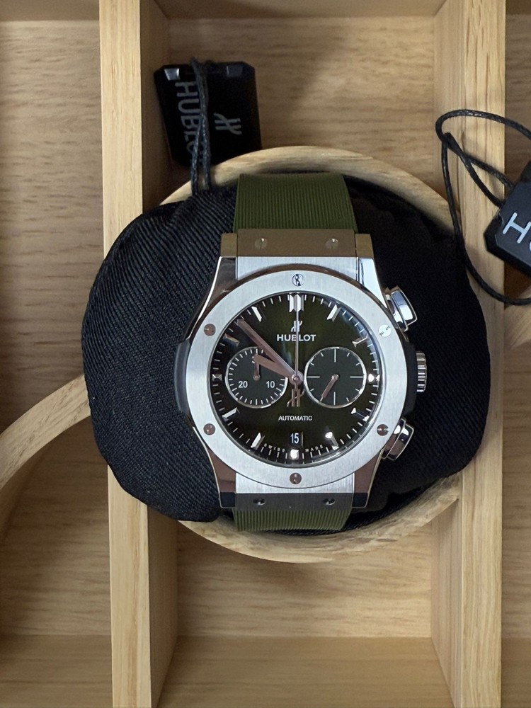 HUBLOT 541.NX.8970.RX CLASSIC FUSION TITANIUM CHRONOGRAPH GREEN DIAL/BAND 42MM