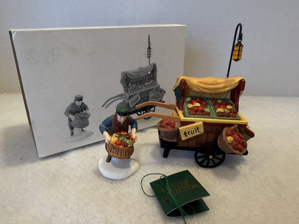 Dept 56 Dickens Village Chelsea Market Fruit Monger & Cart 58130 with Original Box