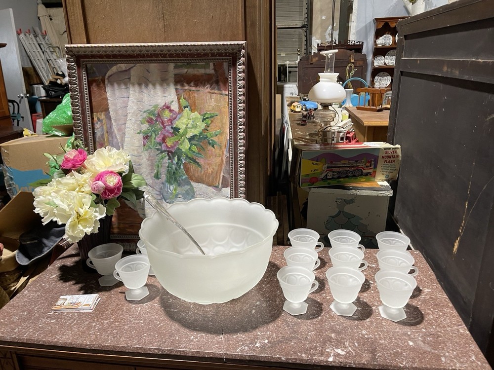 Tiara Exclusive Indiana Glass Lexington / Frosted- 13 Pc Punch Bowl Set