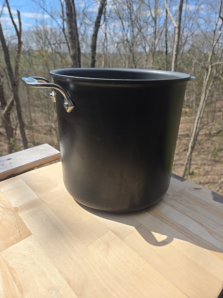 All-Clad 8-Quart Hard Anodized Stock Pot Without Lid