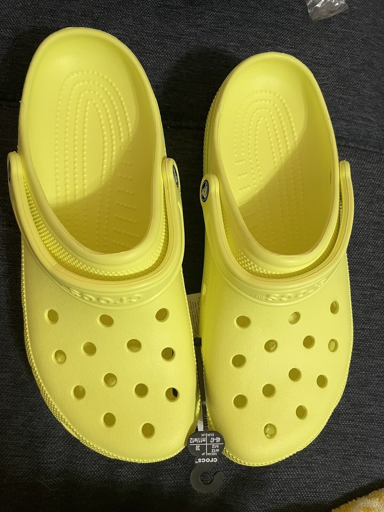 New With Tag Crocs Classic CrocBand Yellow Comfort Sandals Unisex M12