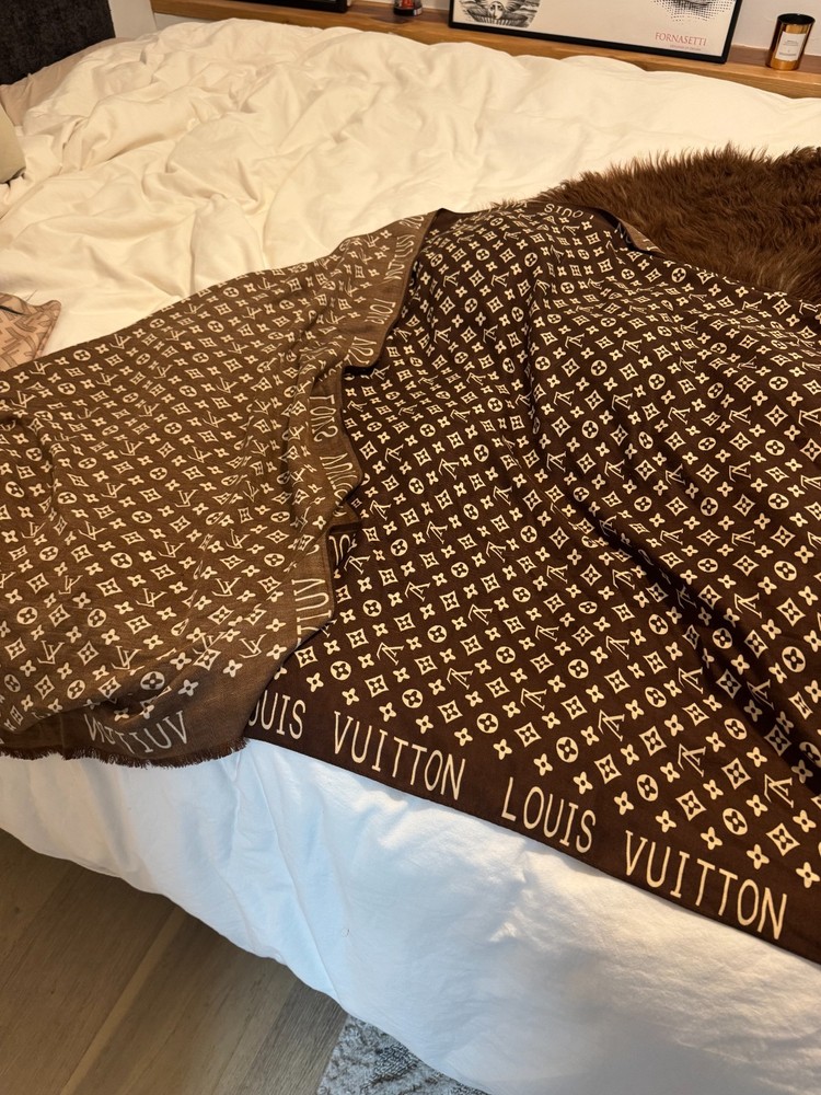 louis vuitton scarf cashmere authentic
