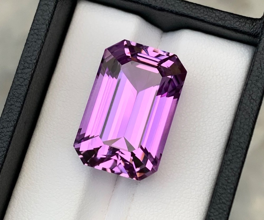 38 Carat Natural Pink Kunzite Loose gemstone From Afghanistan