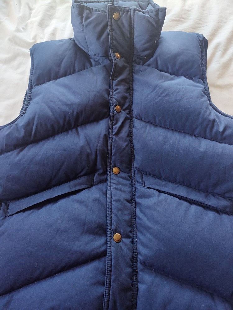 QUINTEX WILDERNESS EXPERIENCE Men's Quilted Down Vest. Size Large. Full Zip.