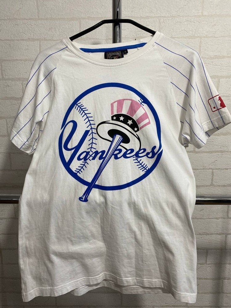 New York Yankees T-shirt Distressed Faded Dad Color