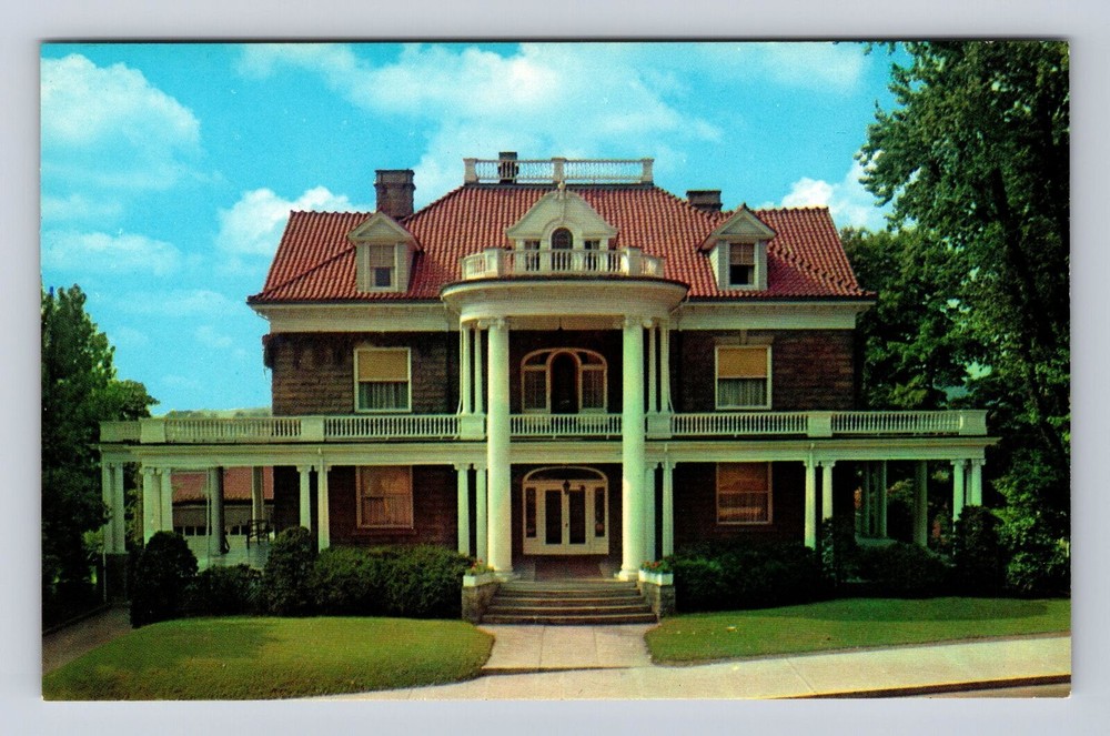 Morgantown WV- West Virginia, Presidents Home, University, Vintage Postcard