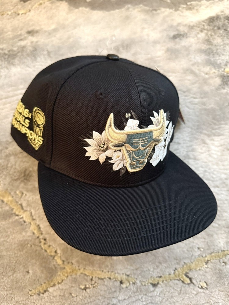 Pro Standard Chicago Bulls Cabana Wool Snapback Hat