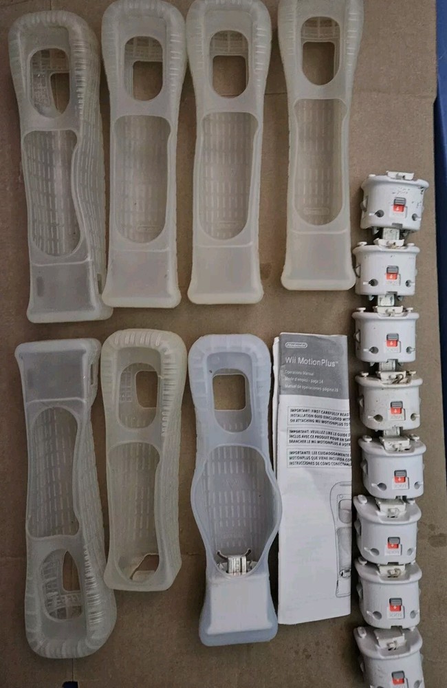 9 Nintendo Wii RVL-026 White Motion Plus Adapter Wii W/7 Rubber Sleeves/Grip Lot